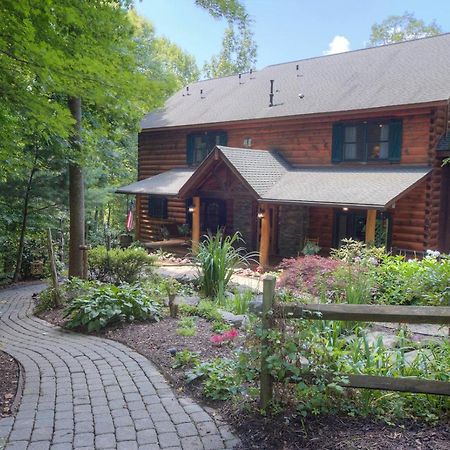 Lazy Bear Lodge Valle Crucis Exterior photo
