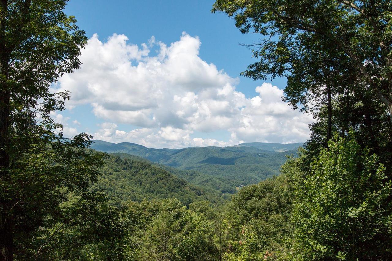Lazy Bear Lodge Valle Crucis Exterior photo