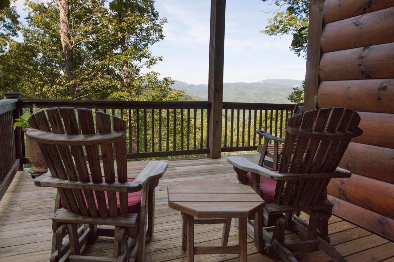Lazy Bear Lodge Valle Crucis Exterior photo