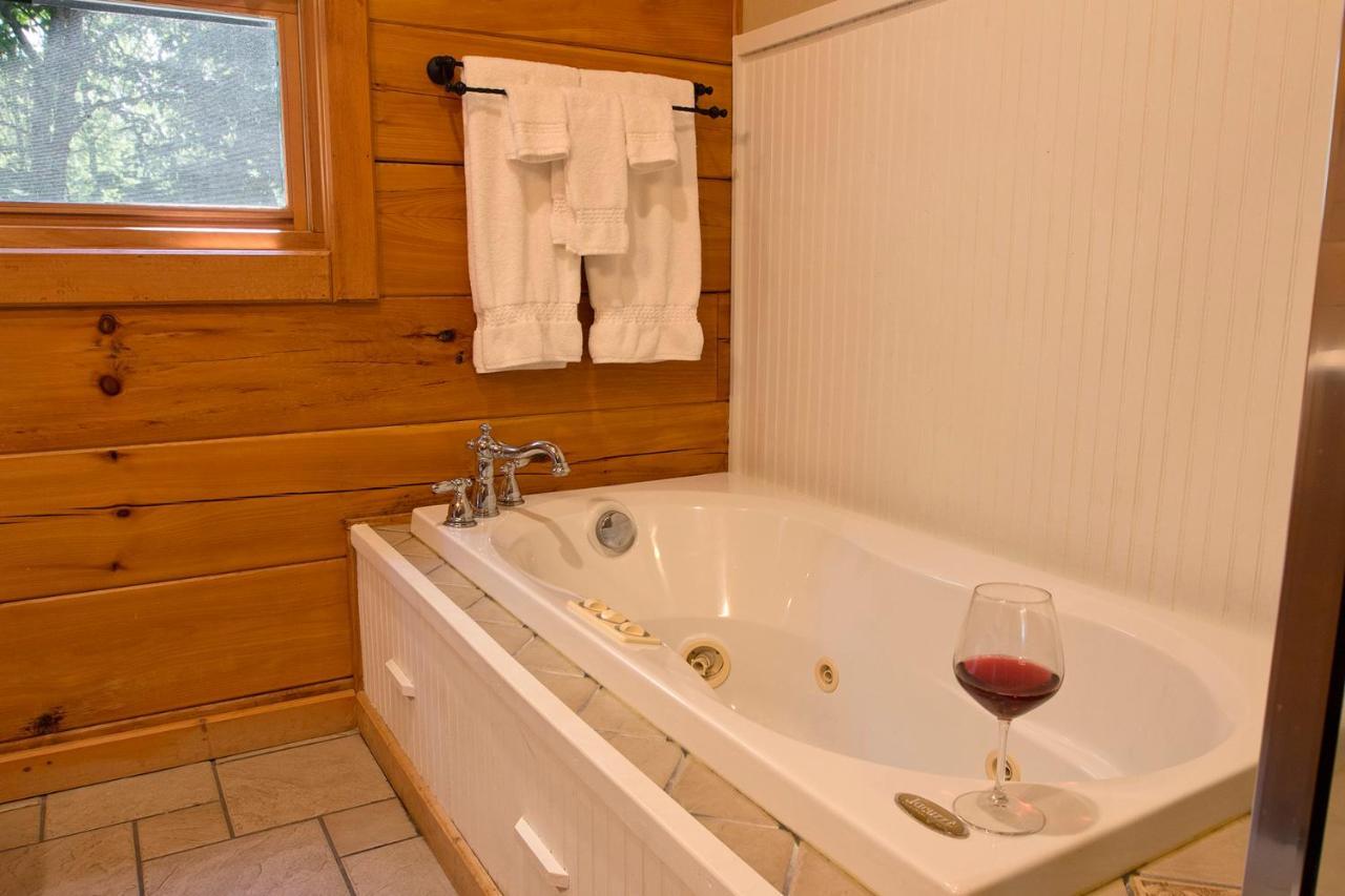 Lazy Bear Lodge Valle Crucis Exterior photo